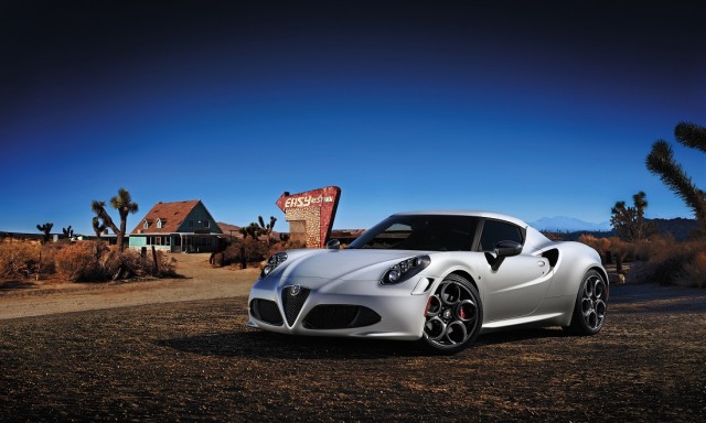 Alfa Romeo 4C 'Launch Edition' 2013-2.jpg